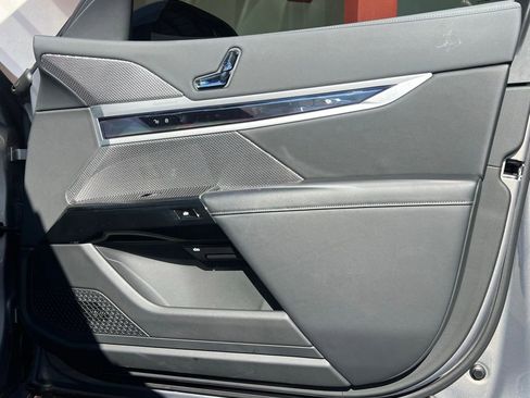 Used 2023 BMW i7 xDrive60 AWD/4WD image 24