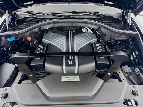 Certified 2025 Rolls-Royce Cullinan Black Badge image 30