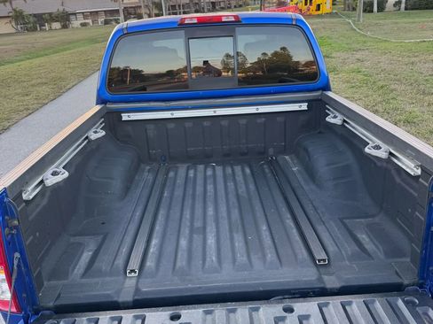 Used 2014 Nissan Frontier SL image 23