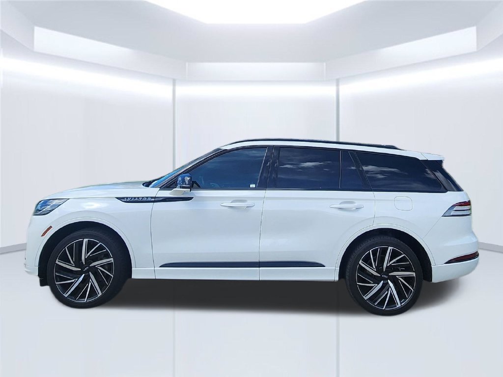 Used 2025 Lincoln Aviator Black Label w/ Jet Appearance Package AWD/4WD image 8