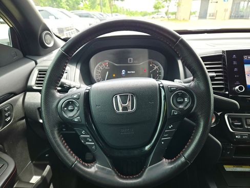 Used 2023 Honda Ridgeline Black Edition image 11
