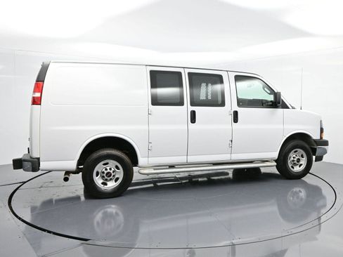Used 2024 GMC Savana 2500 w/ Driver Convenience Package image 8