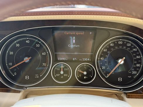 Used 2018 Bentley Flying Spur W12 image 31