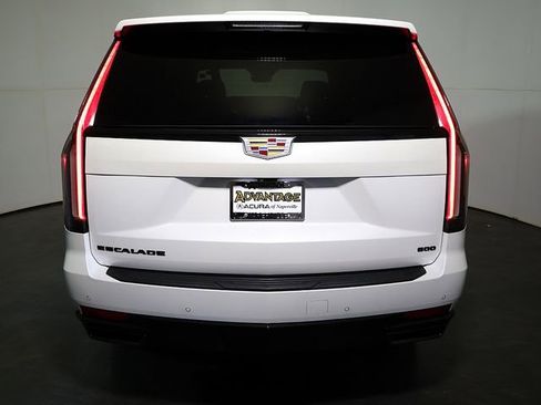 Used 2022 Cadillac Escalade Sport w/ Heavy-Duty Trailer Package AWD/4WD image 10