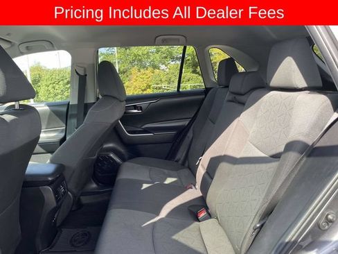 Used 2024 Toyota RAV4 XLE AWD/4WD image 16