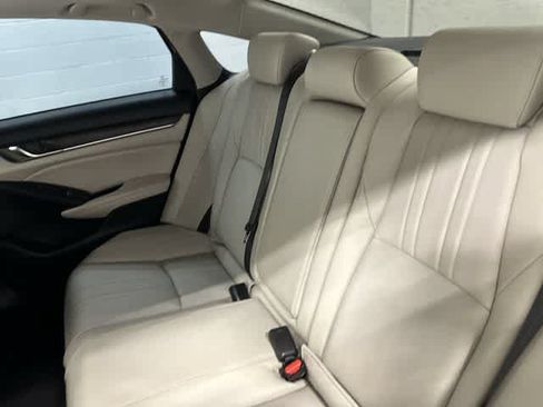 Used 2019 Honda Accord Touring image 14