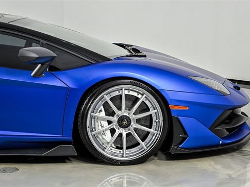 Used 2021 Lamborghini Aventador SVJ AWD/4WD image 19