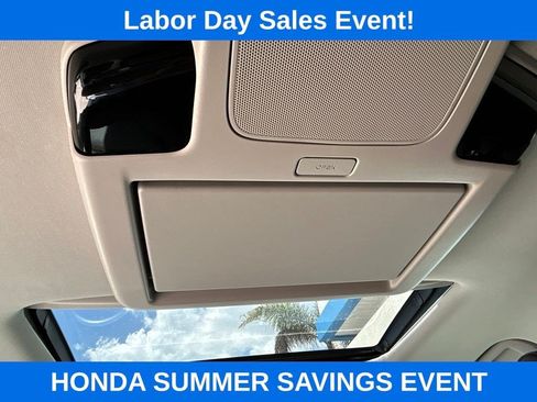 Used 2025 Honda Odyssey Touring image 18