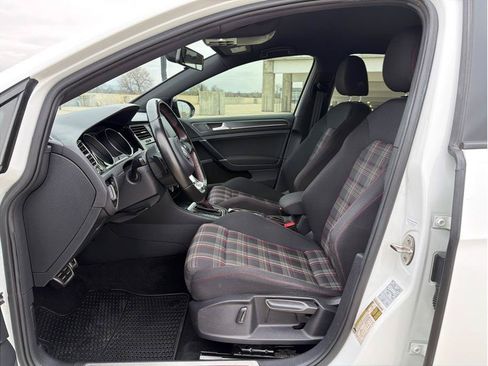 Used 2021 Volkswagen Golf 4-Door FWD image 9