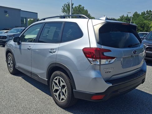 Used 2022 Subaru Forester Premium AWD/4WD image 6