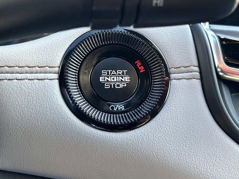 Used 2022 Jeep Compass Limited image 31