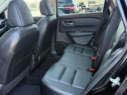 Used 2021 Nissan Rogue SL w/ Premium Package image 12