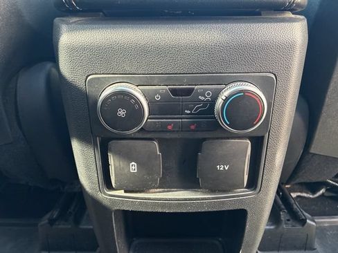 Used 2020 Ford Explorer XLT w/ Equipment Group 202A AWD/4WD image 22
