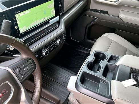 Used 2022 GMC Sierra 1500 SLT w/ X31 Off-Road Package image 14