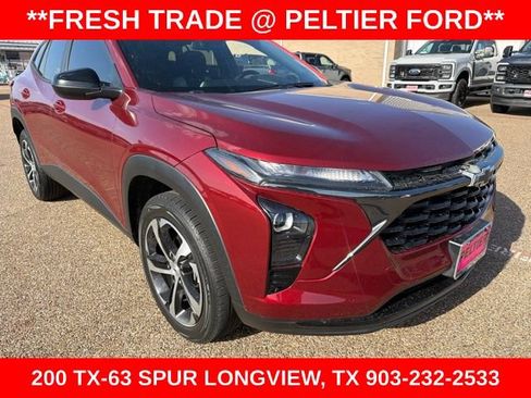 Used 2024 Chevrolet Trax RS FWD image 1
