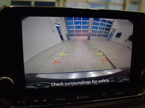 Used 2025 Nissan Rogue SV image 8