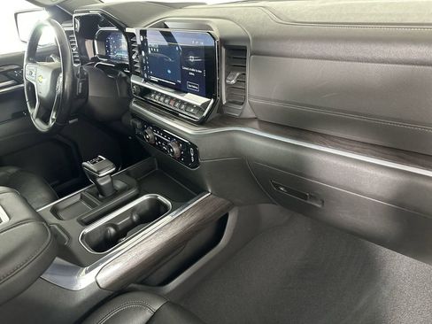 Used 2022 Chevrolet Silverado 1500 LTZ w/ Z71 Off-Road Package image 31