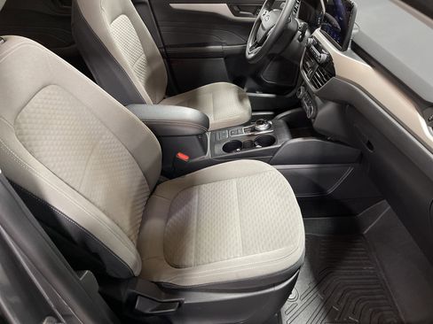 Used 2022 Ford Escape SE w/ Cold Weather Package image 12