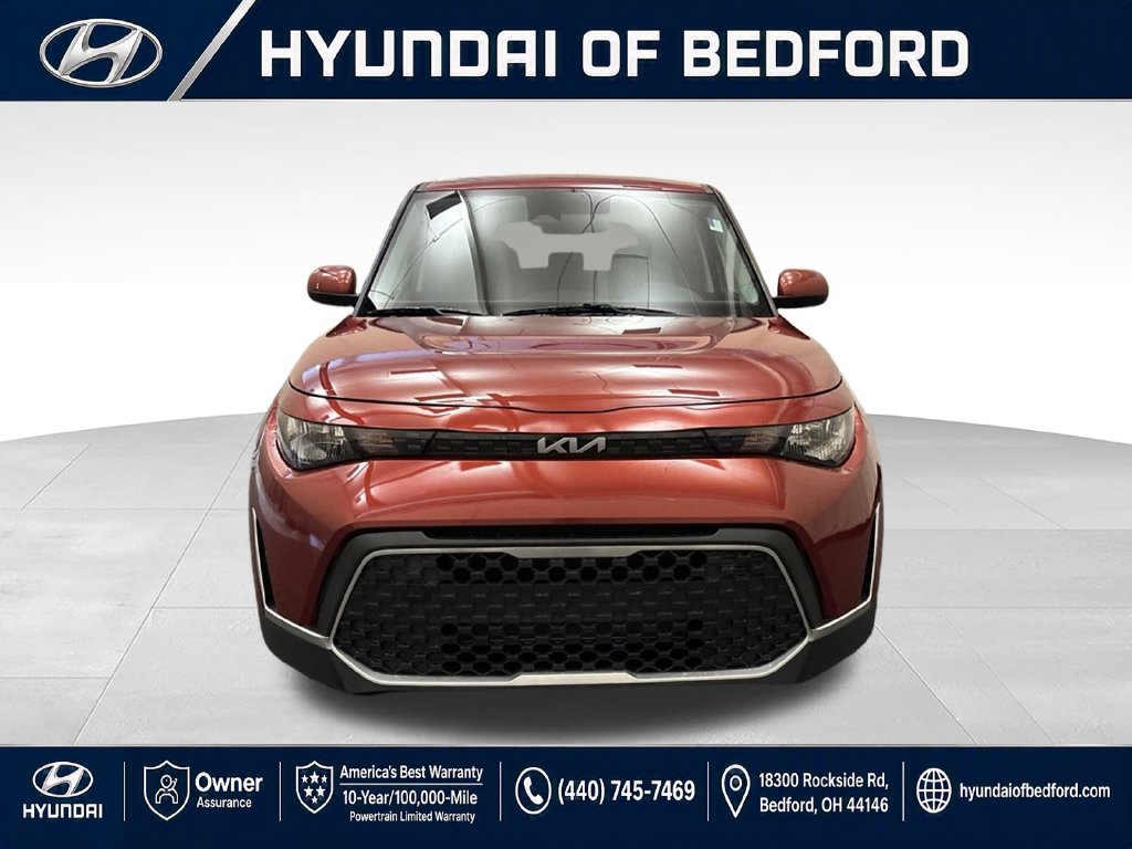 Used 2023 Kia Soul LX FWD image 2