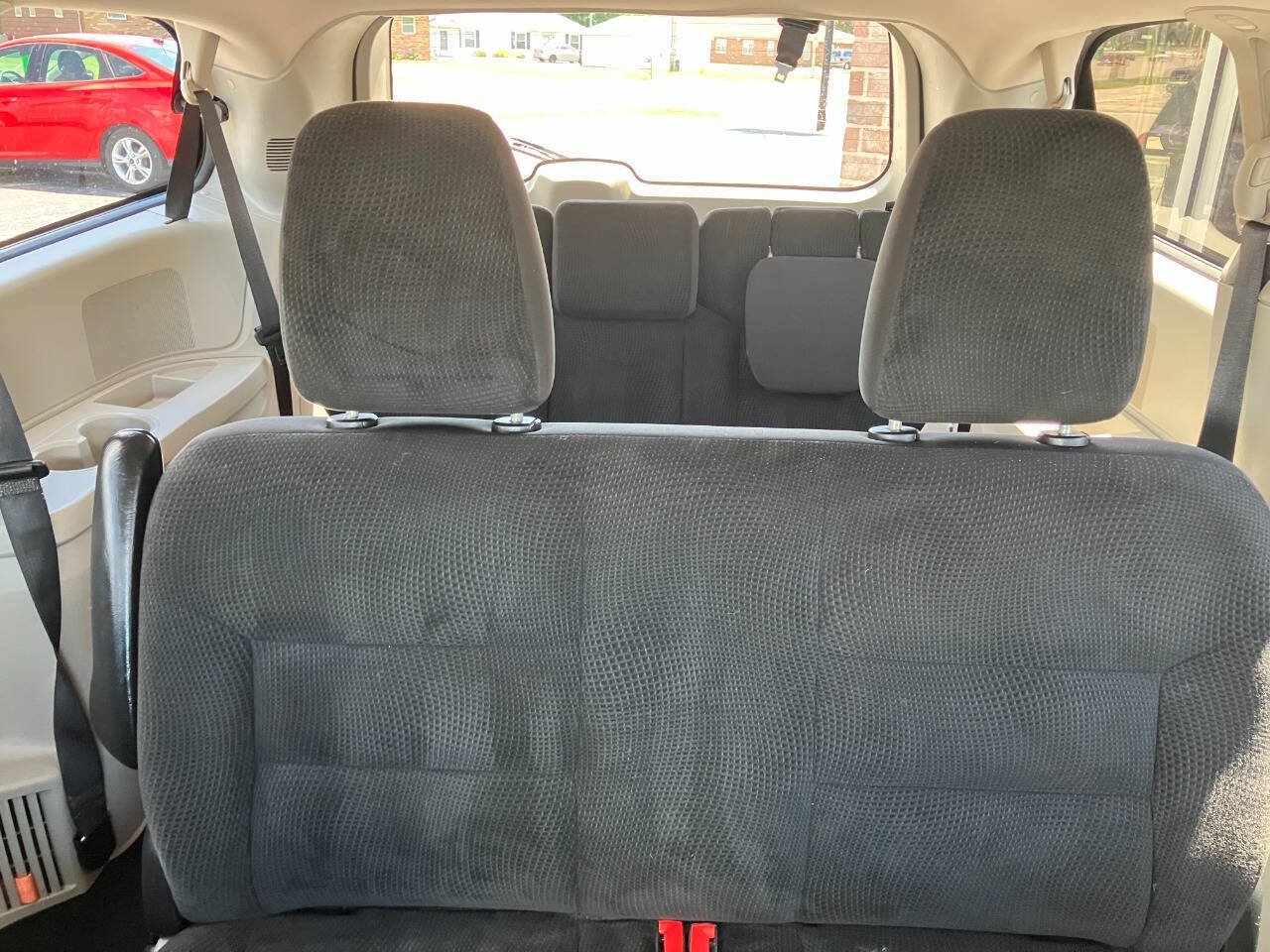 Used 2017 Dodge Grand Caravan SE w/ Power Window Group FWD image 16