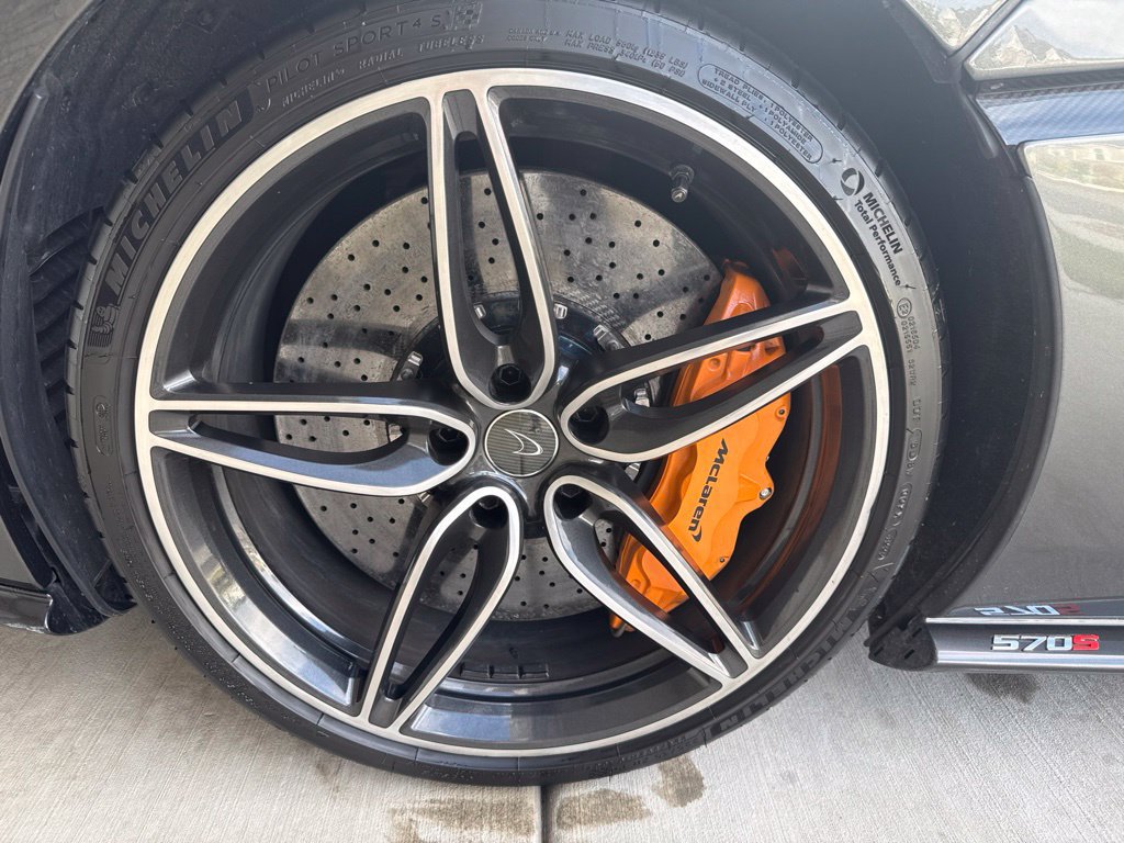 Used 2016 McLaren 570S Coupe RWD image 9