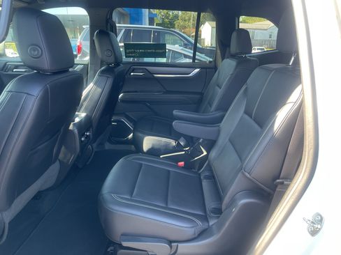 Certified 2024 GMC Acadia Elevation AWD/4WD image 13
