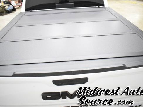 Used 2022 GMC Sierra 1500 AT4 w/ AT4 Premium Package image 9