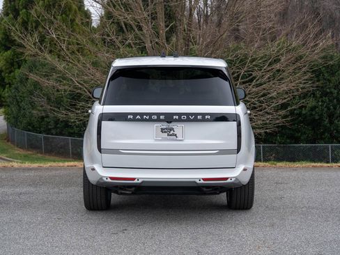 Used 2024 Land Rover Range Rover Autobiography image 6