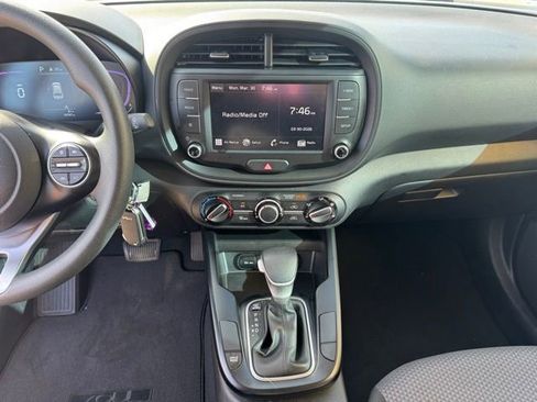 Certified 2025 Kia Soul LX w/ LX Technology Package image 20