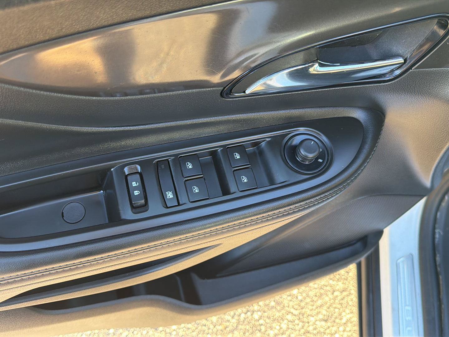 Used 2022 Buick Encore Preferred w/ Safety Package FWD image 4
