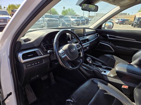 Used 2020 Kia Telluride LX FWD image 7