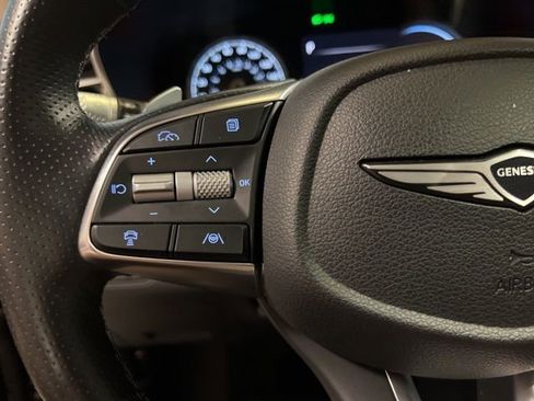 Used 2025 Genesis G70 2.5T image 38