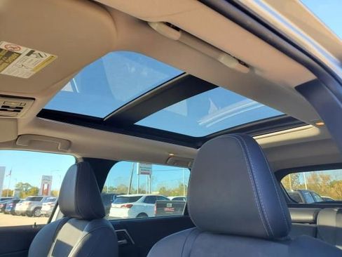 Used 2023 Mitsubishi Outlander SE image 24