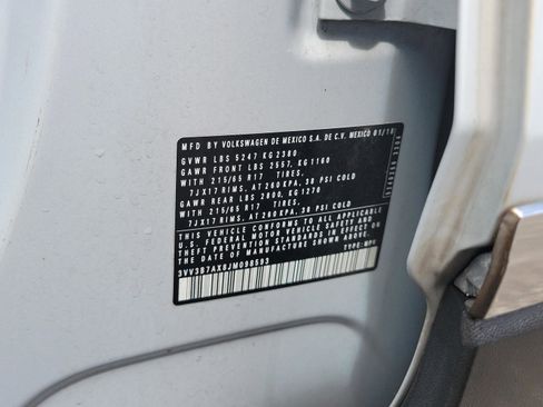 Used 2018 Volkswagen Tiguan SEL image 36