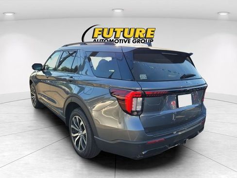 Used 2025 Ford Explorer ST-Line AWD/4WD image 4