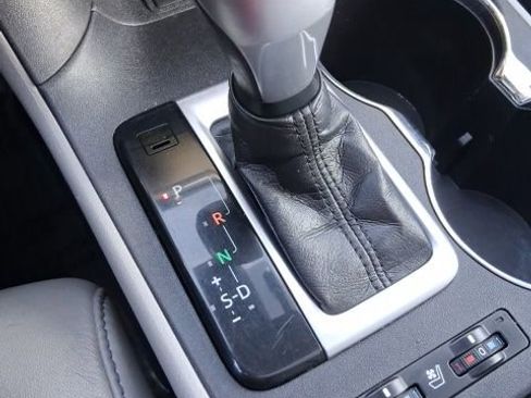 Used 2018 Toyota Highlander Limited Platinum image 32