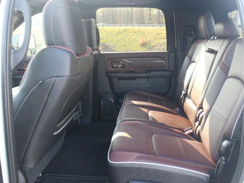 Used 2025 RAM 2500 Limited AWD/4WD image 36