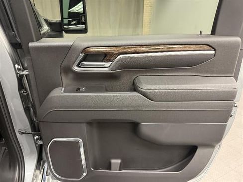 New 2026 GMC Sierra 2500 SLE w/ SLE Value Package; AWD/4WD image 15