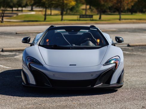 Used 2016 McLaren 675LT Spider image 13
