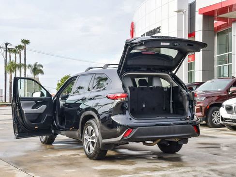 Used 2023 Toyota Highlander XLE image 27