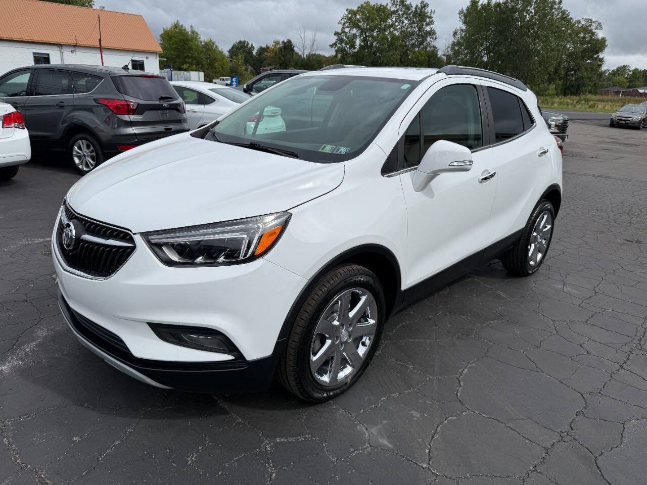 Used 2019 Buick Encore Essence w/ Experience Buick Package AWD/4WD image 3