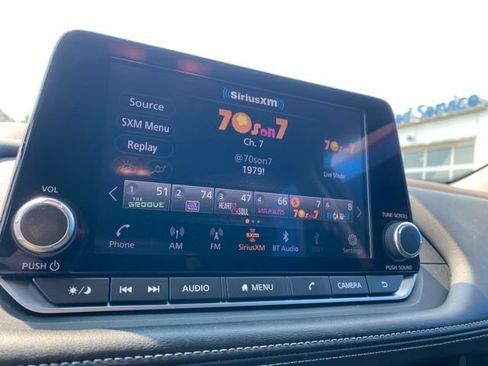 Used 2023 Nissan Rogue SV AWD/4WD image 23
