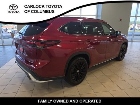 Used 2025 Toyota Highlander XSE AWD/4WD image 8