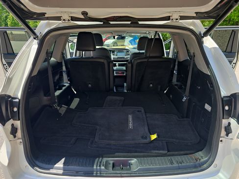 Used 2017 Toyota Highlander SE AWD/4WD image 13