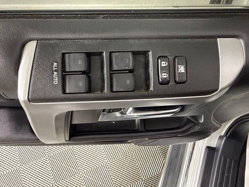 Used 2022 Toyota 4Runner Limited AWD/4WD image 12