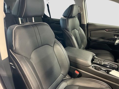 Used 2024 Honda Pilot Elite image 31