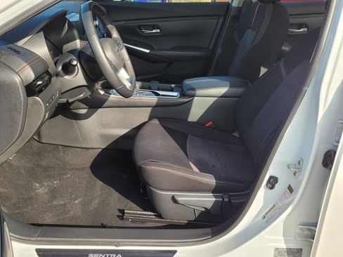 Used 2022 Nissan Sentra SR image 3