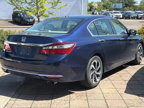 Used 2017 Honda Accord EX-L image 2