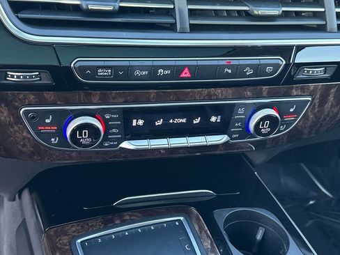 Used 2018 Audi Q7 3.0T Prestige w/ Prestige Package image 33