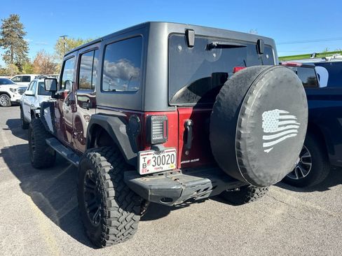 Used 2010 Jeep Wrangler Unlimited Sahara AWD/4WD image 5